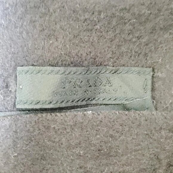 Auth PRADA - Dark Brown Cashmere Scarf - Picture 3 of 4